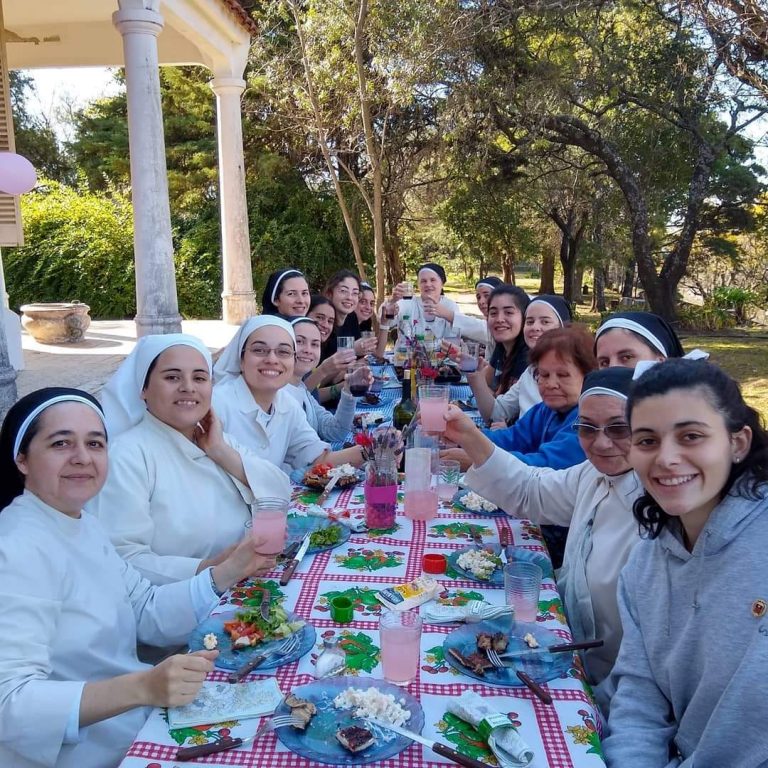 El 9 de Julio es la fecha es el Día de Cristo Redentor y también de nuestra Casa de Formación El 9 de Julio es la fecha es el Día de Cristo Redentor y también de nuestra Casa de Formación